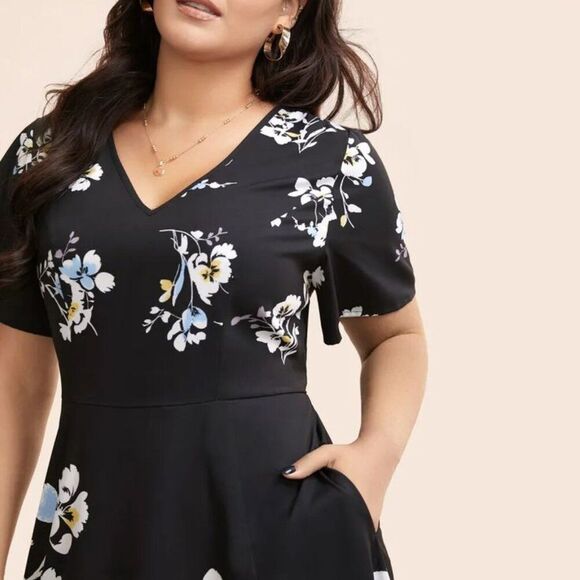 BloomChic Silhouette Floral Split Hem Dress Women's Size 12 V Neck Short Sleeves - Picture 1 of 9